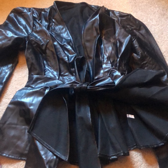 This is a faux leather black peplum rye front top or jacket size Large - Picture 5 of 5
